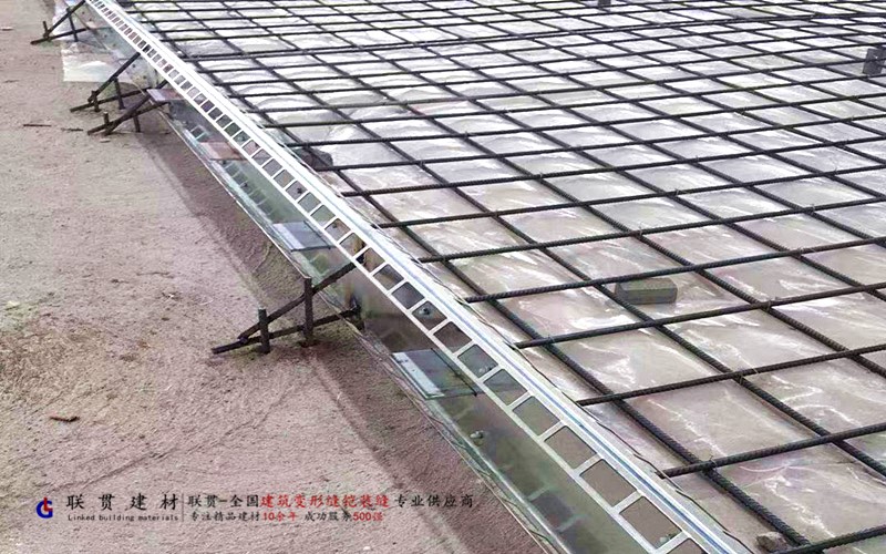 黔西LG160-3000镀锌钢板铠装缝案例